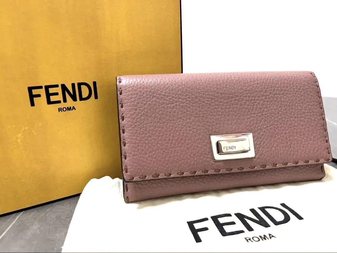 FENDI フェンディ　ピーカブー 長財布　数回使用の美品となります