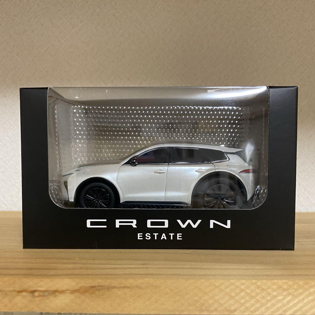 新型 クラウン エステート プルバックカー ミニカー ホワイト