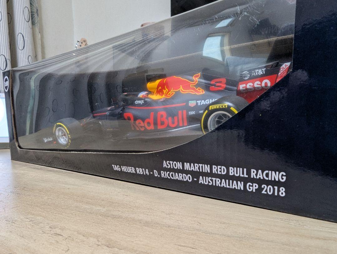 ミニチャンプス レッドブル 2018 F1 1/18
