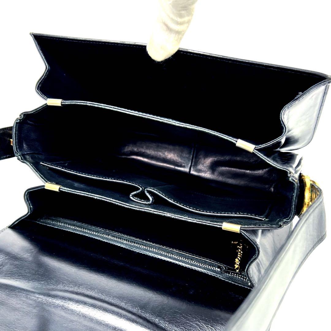 【極美品】CELINEセリーヌ ショルダーバッグ 馬車金具 ボックスカーフレザー 画像8