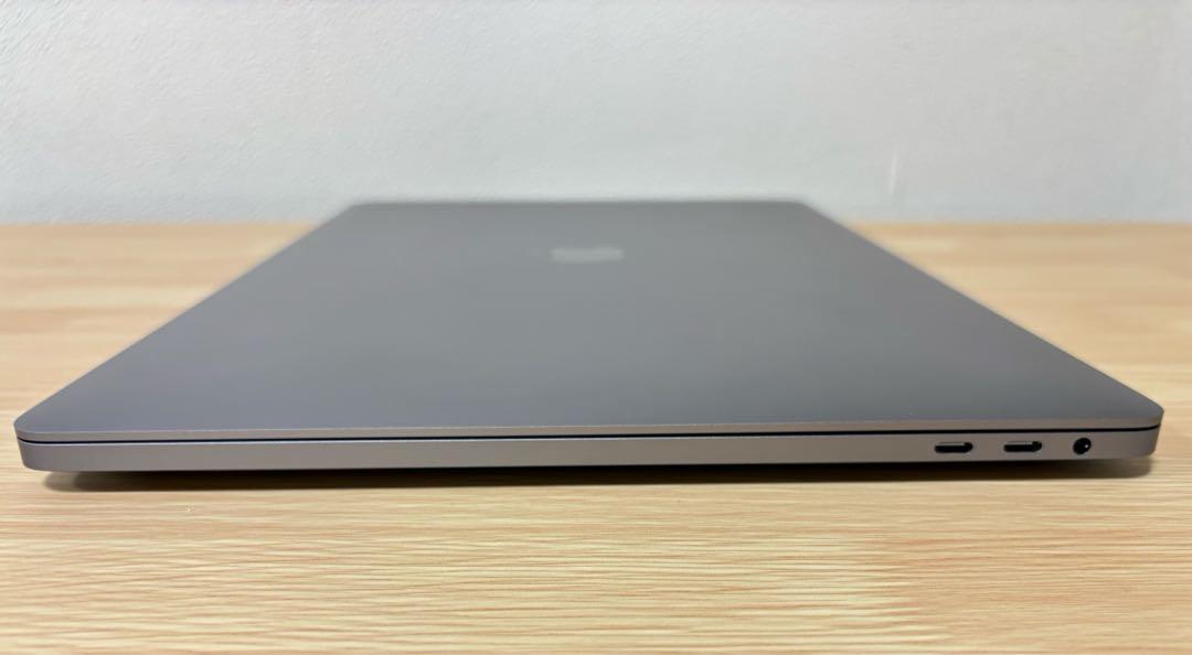 MacBookPro 2019 16インチ i7 / 16GB / 512GB