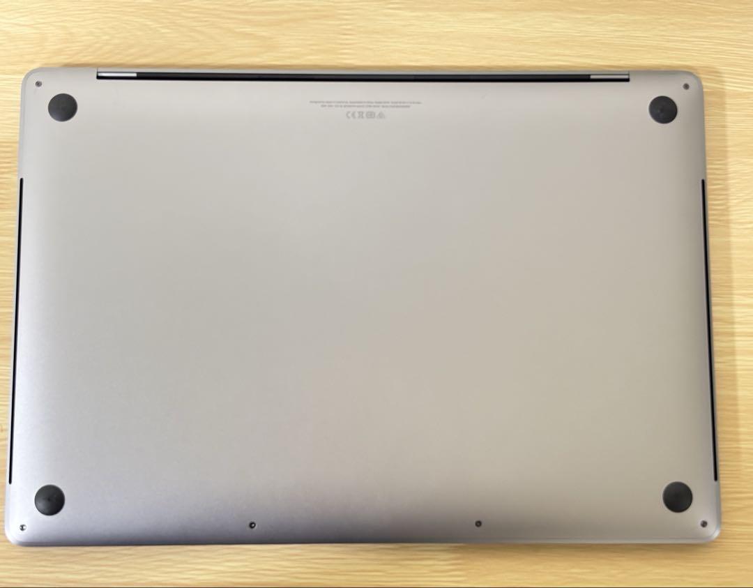 MacBookPro 2019 16インチ i7 / 16GB / 512GB