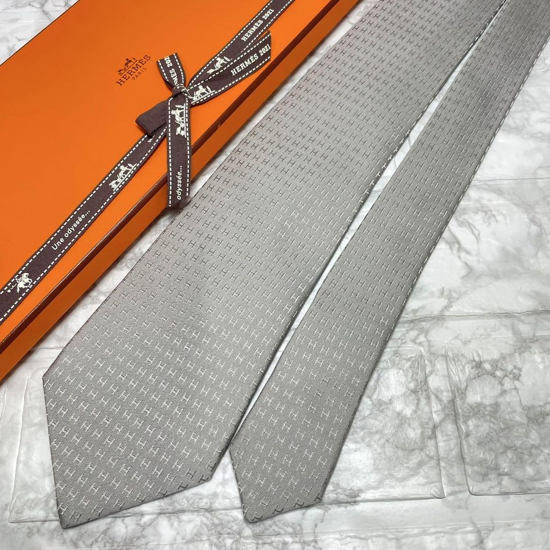 エルメス　HERMES ネクタイ　H柄　ファソネ　スーツ　シャツ　カフス