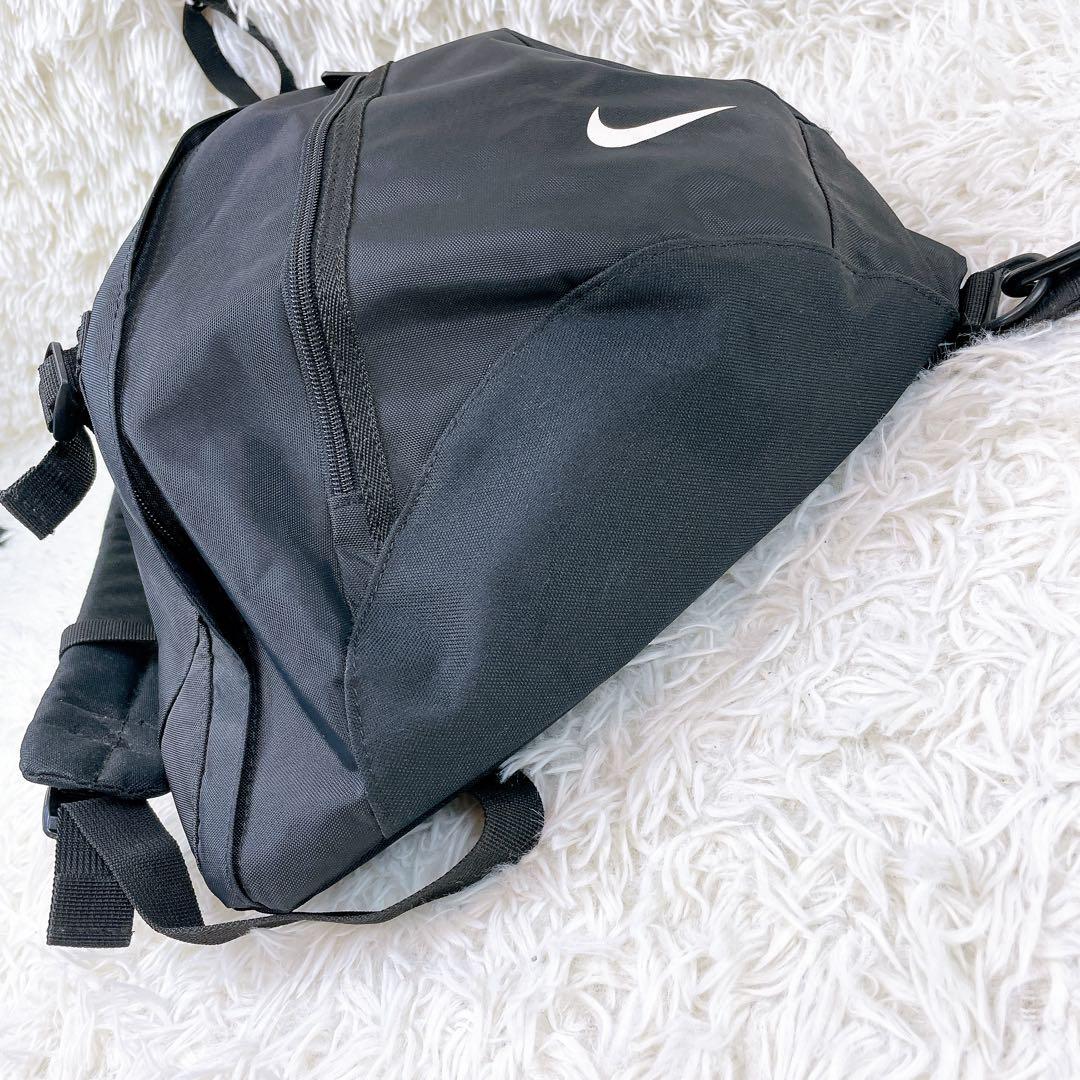 美品✨ナイキ ワンショルダーバッグ maruem スリングバッグ アーカイブ 美品✨ナイキ ワンショルダーバッグ maruem スリングバッグ アーカイブ