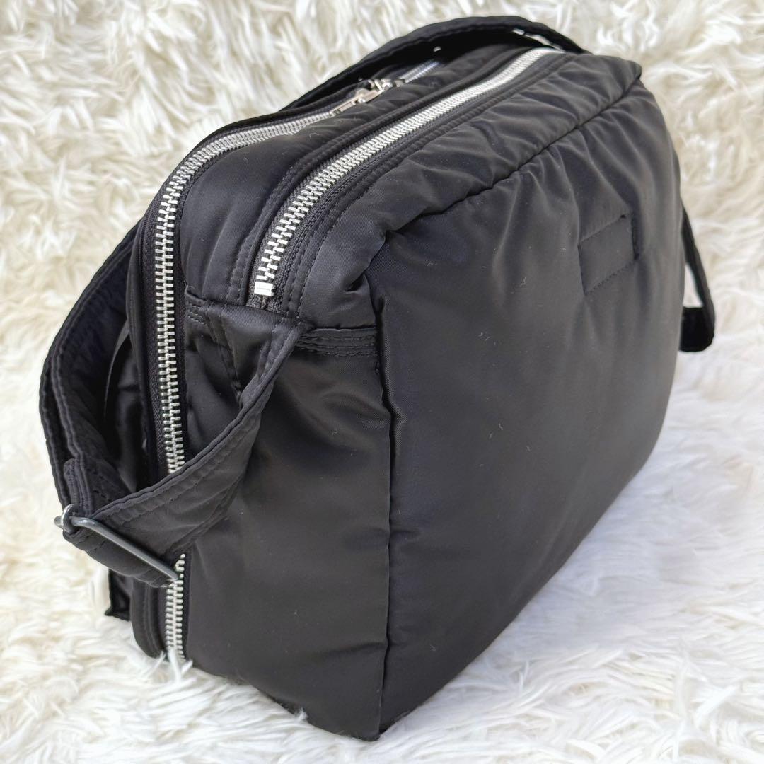 極美品】PORTER TANKER 2層 L ショルダーバッグ 黒 ナイロン - メルカリ 極美品】PORTER TANKER 2層 L ショルダーバッグ 黒 ナイロン - メルカリ