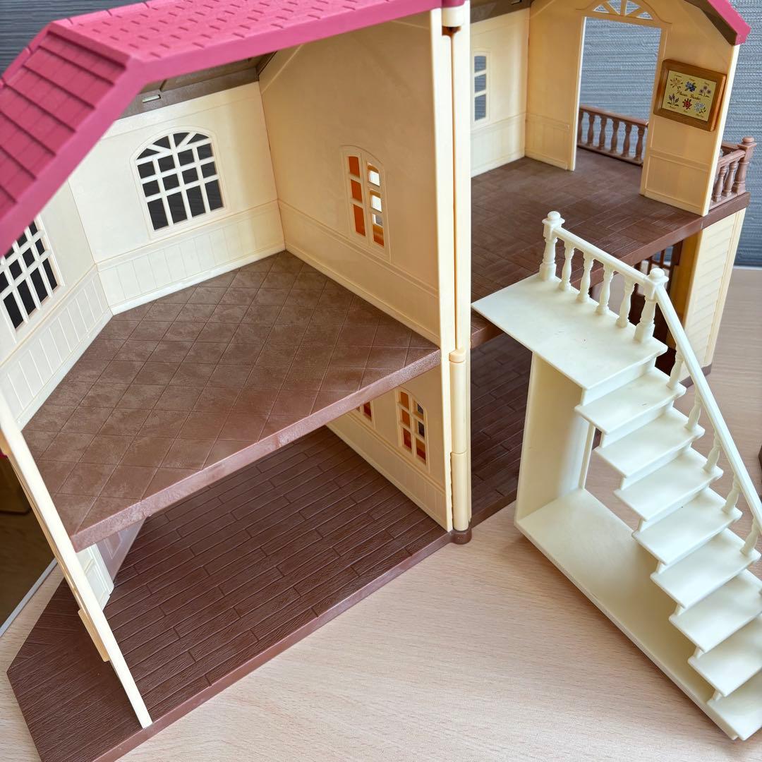 赤い屋根 大きなお家