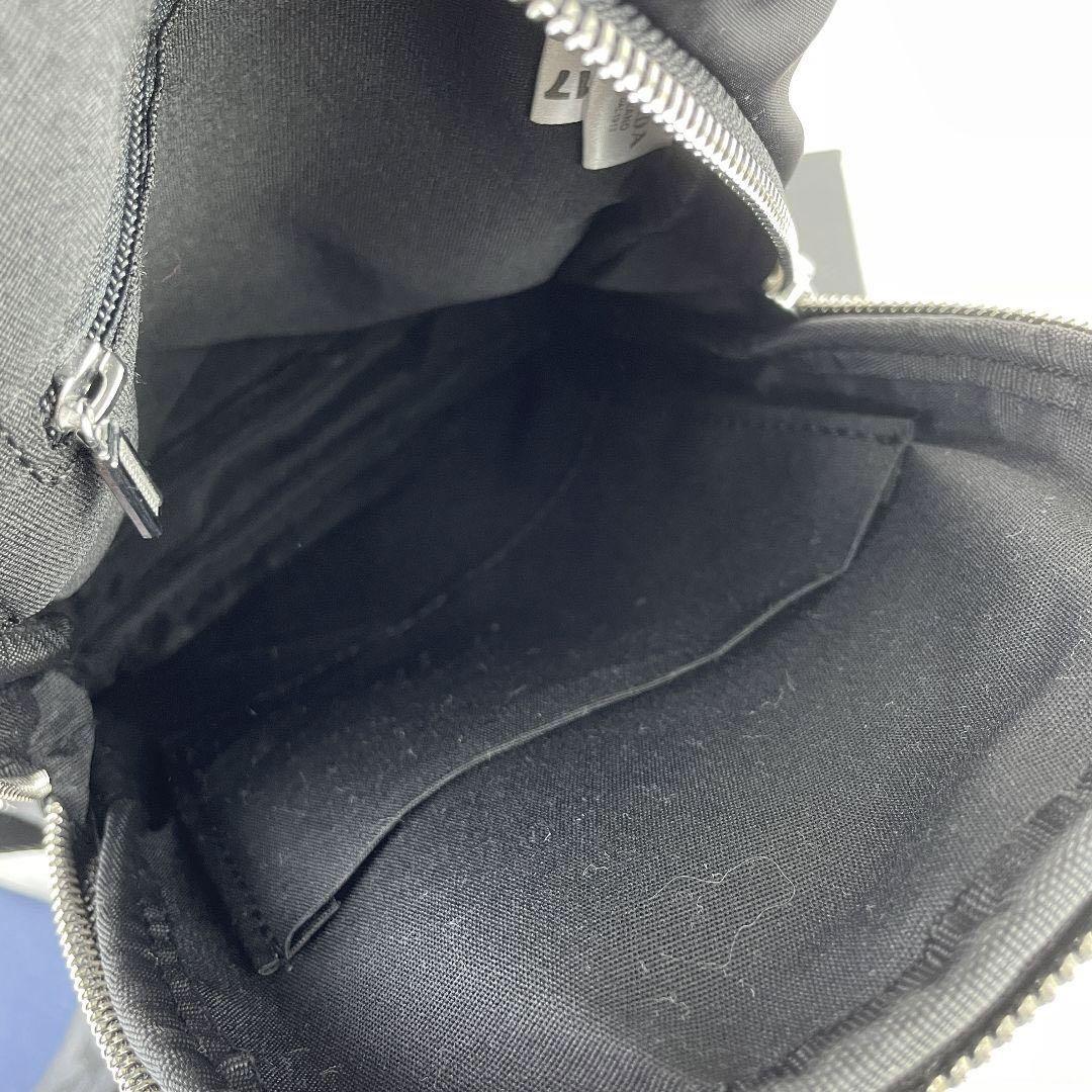 【極美品】PRADA プラダ ノベルティ ショルダーバッグ