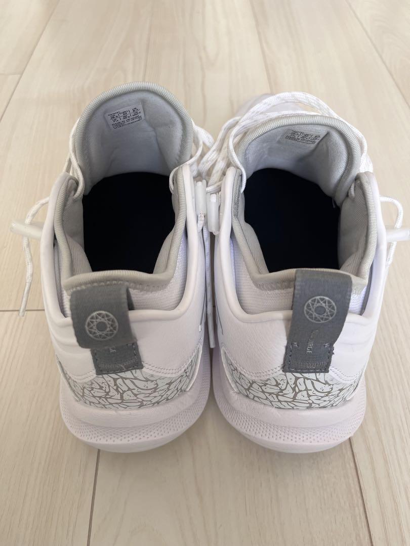 【クロムウェル】ASICS NOVA SURGE LOW 2
