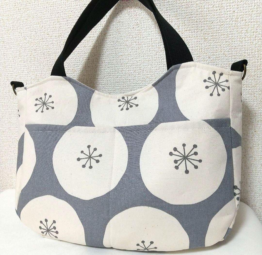 未使用 北欧 フラワー柄 がま口トートバッグ ハンドメイド☆大きめ☆フラワー☆ポケ4つバッグ☆dカン☆トート