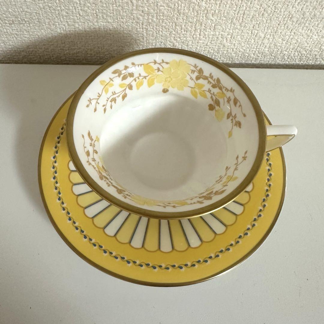 未使用品　ウェッジウッド クイーンオブ ハート　イエローリボン　カップ&ソーサー
