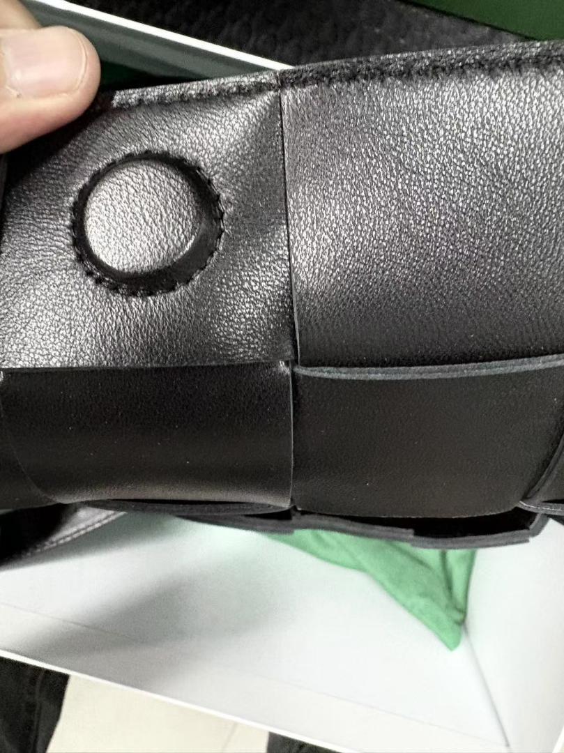 ボッテガヴェネタ カセット 　ブラック カセット ショルダー
