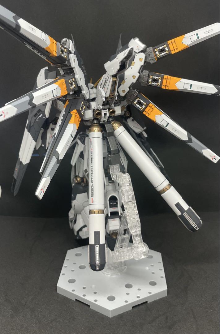 ガンプラ 完成品 RG Hi-νガンダム 全塗装
