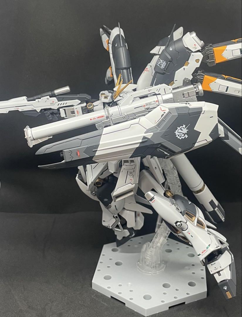 ガンプラ 完成品 RG Hi-νガンダム 全塗装