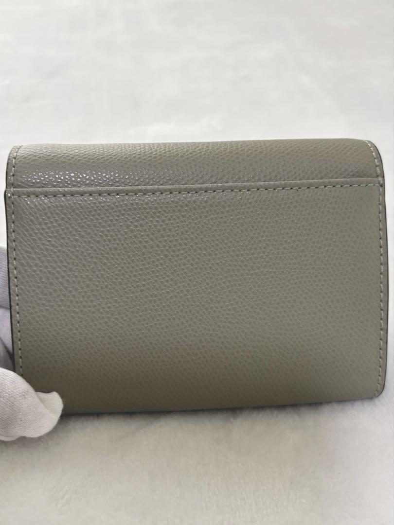 FURLA フルラ　二つ折り財布