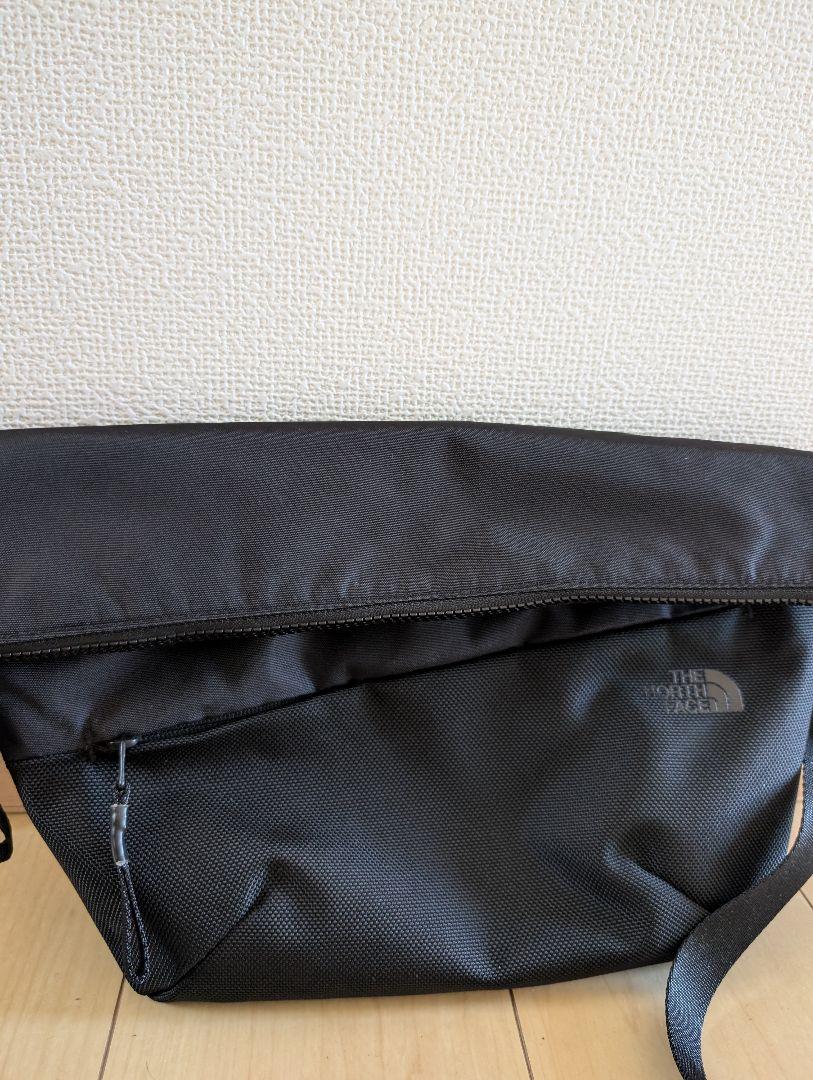 THE NORTH FACE エレクトラトートＭ ブラックショルダーバッグ