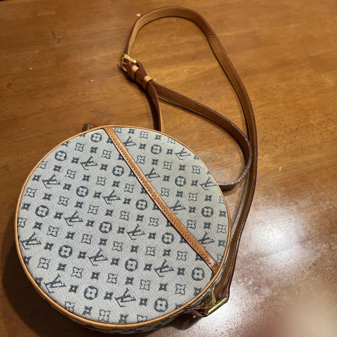 ￼ショルダーバック