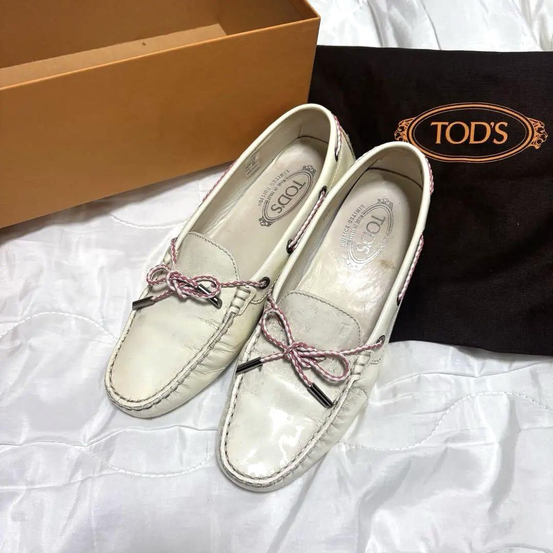 Woman WHITE Loafers in Leather XXW79A0JE50SMX41MB015 | Tods