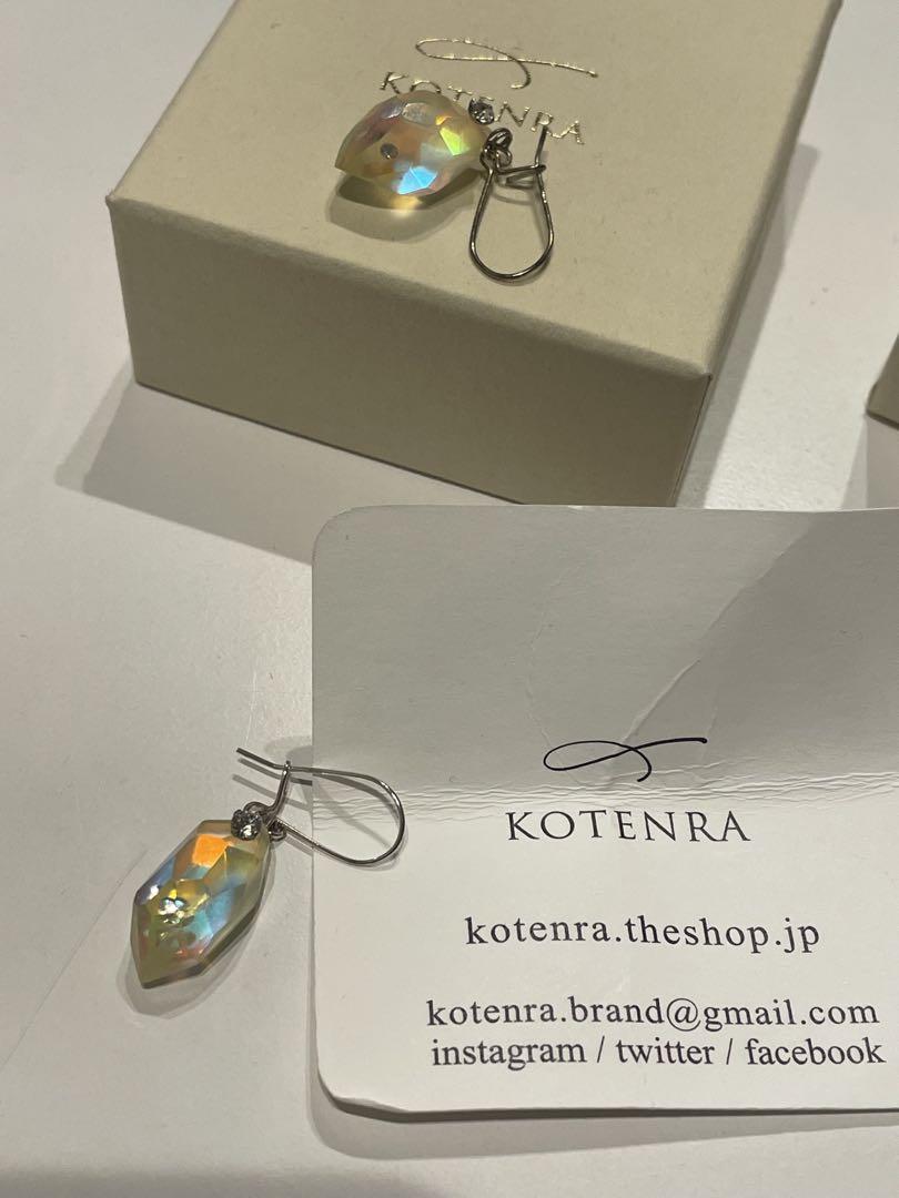 未使用　KOTENRA オーロラ ドロップ型 ピアス　ストーン入り