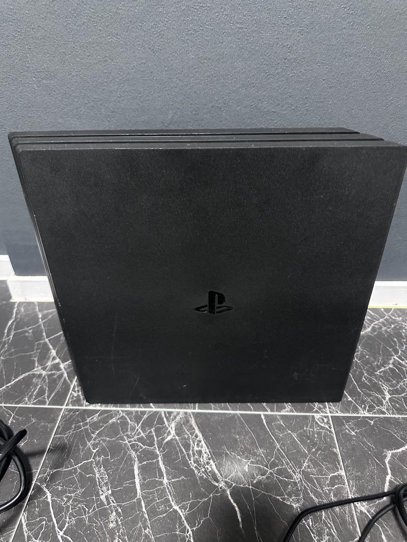 PlayStation 4 pro ssd 換装済み　本体 コントローラー3個付