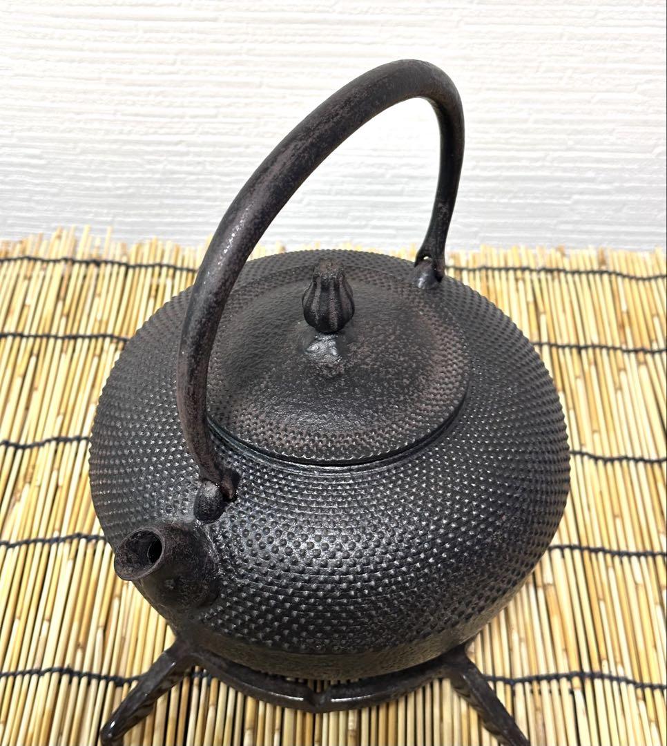 未使用品　南部利祥銘造 １５型アラレ 南部鉄瓶　南部鉄器　鉄瓶