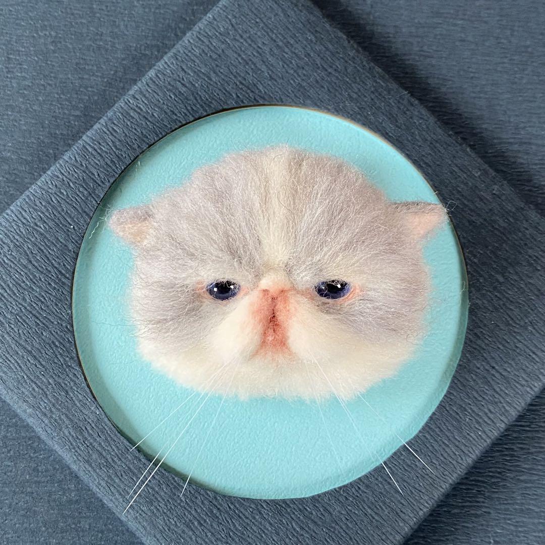 羊毛フェルト猫ブローチ　リアル可愛いエキゾチックショートヘアーの子猫さん