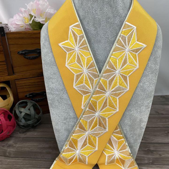 ✨成人式や卒業式に✨麻の葉の刺繍入り♪日本製　クリップ付き伊達衿 重ね襟　新品