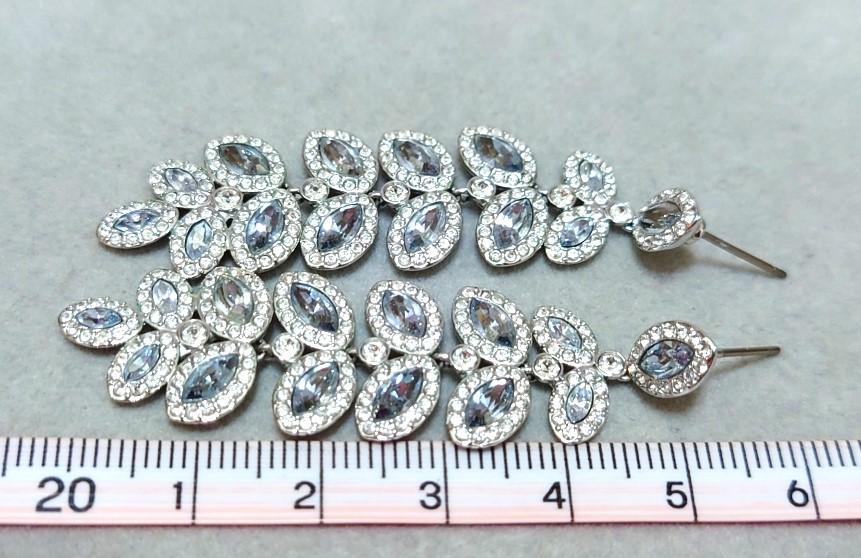 スワロフスキー ピアス Baron バロン ロングピアス 正規品 極美品