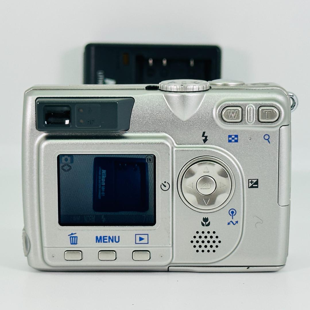 美品】NIKON COOLPIX 5200 シルバー