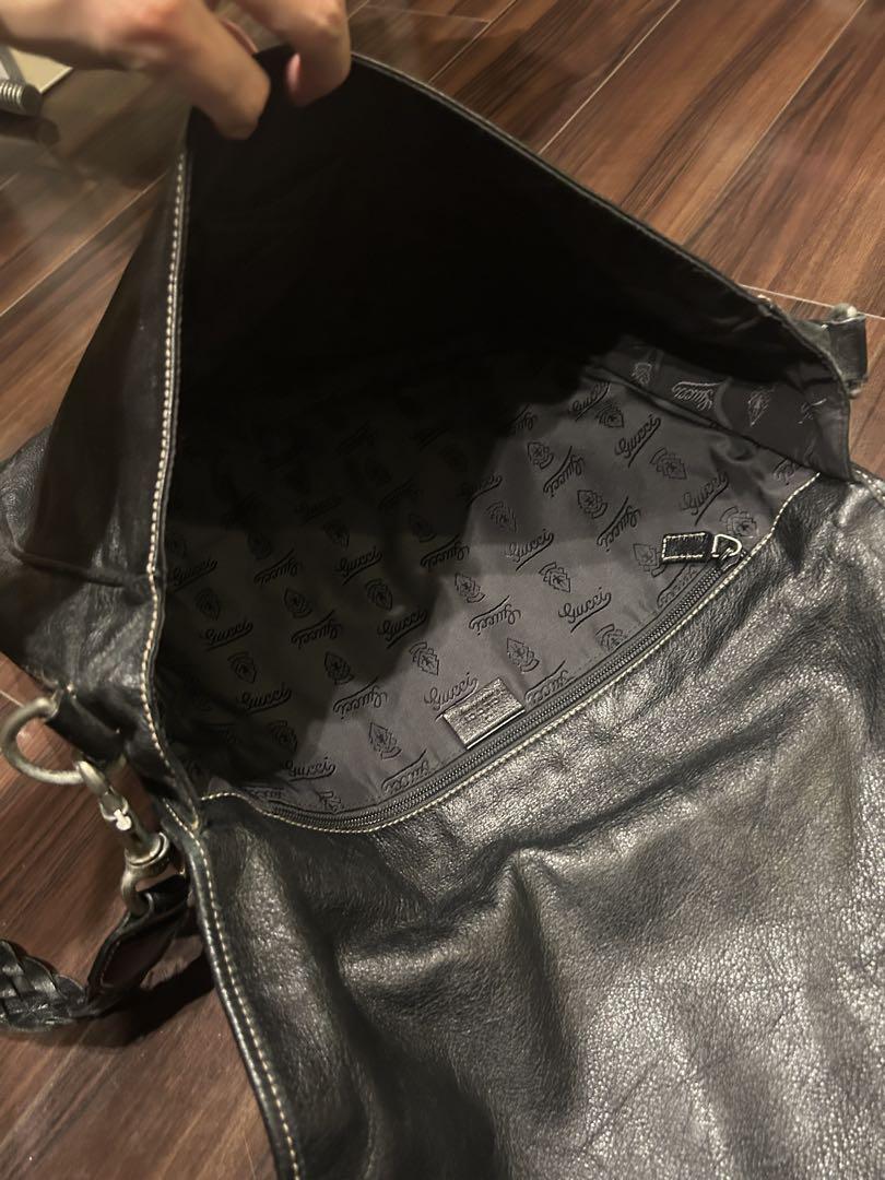 GUCCI ブラックレザーメッセンジャーバッグ