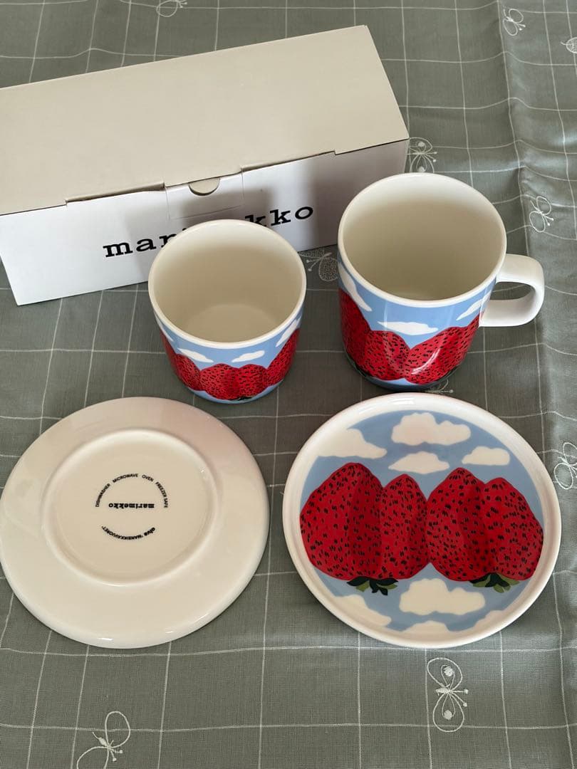marimekko マリメッコ MANSIKKAVUORETセット