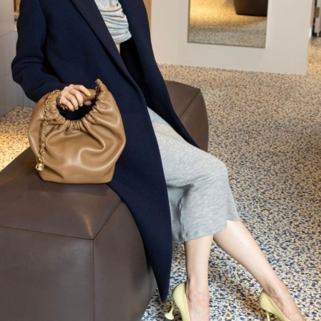 限定販売 LOEWE スクイーズ スモール ナッパ ショルダーバッグ オーク 画像2