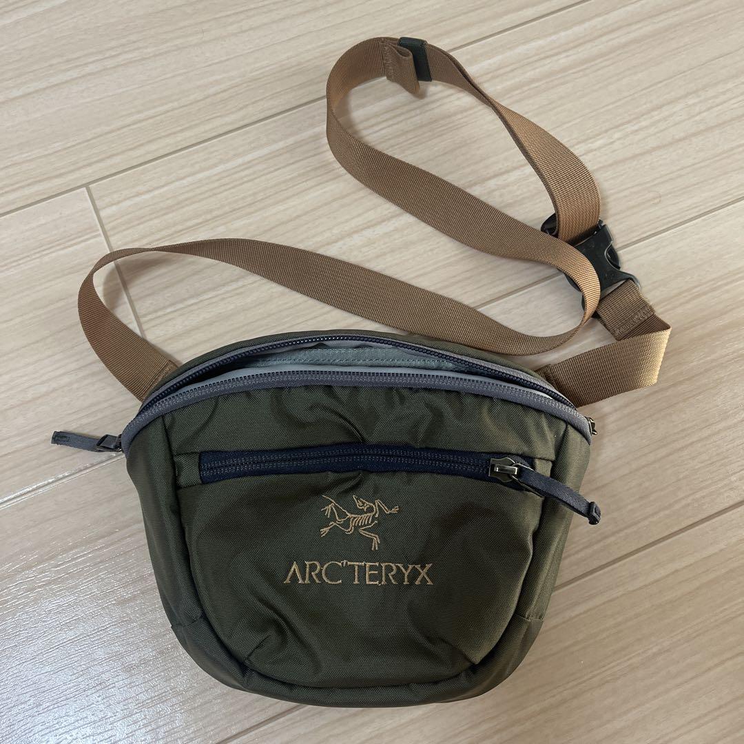 ARC'TERYX オリーブグリーン サコッシュ
