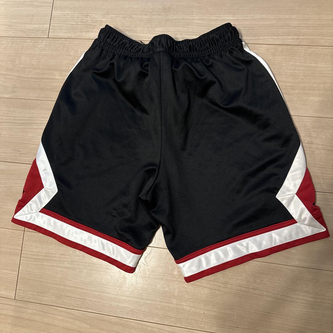 Jordan ジャケットとパンツセット ブラック/レッド JORDAN バスケットボールパンツ ブラック/レッド - メルカリ