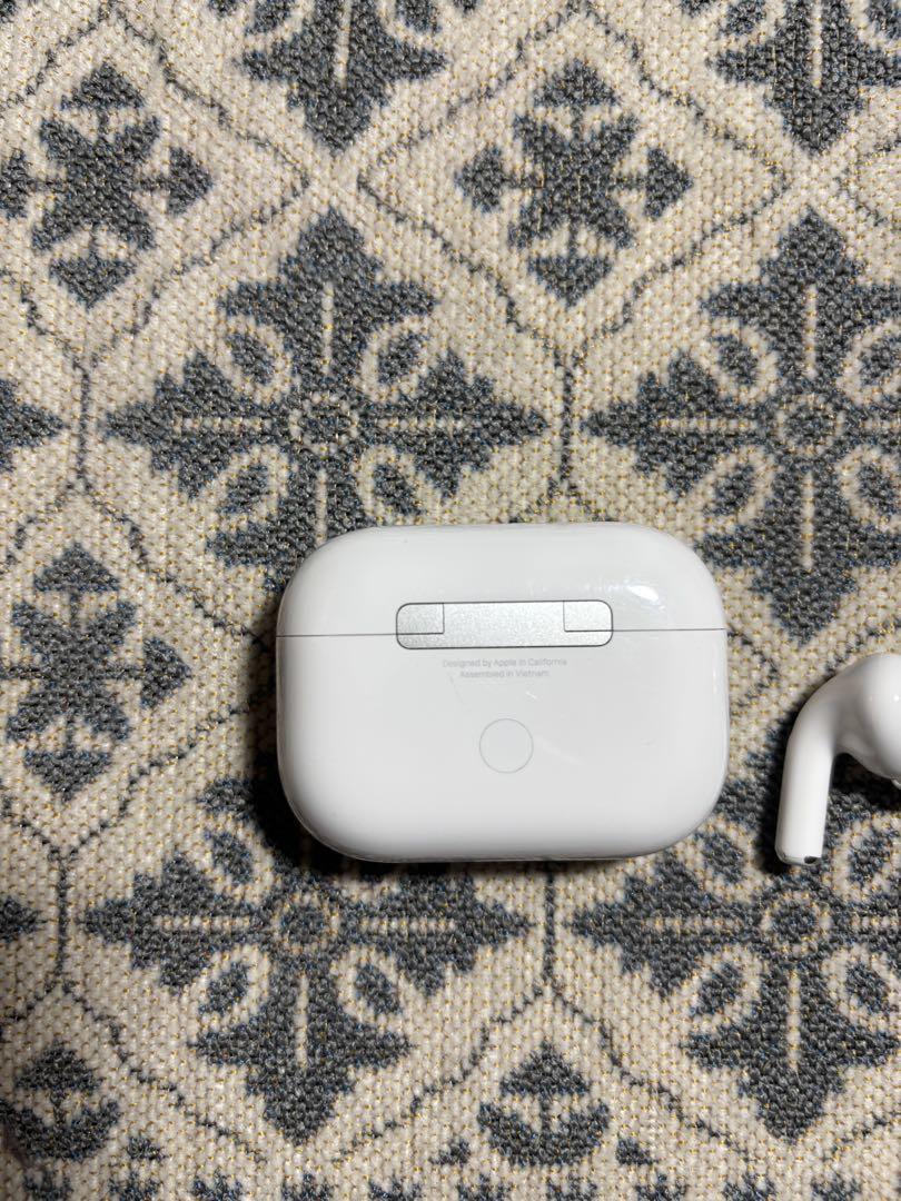 AirPods Pro第二世代 本体 充電ケース付き