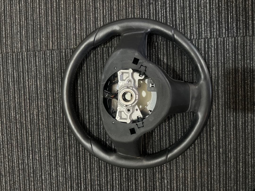 MOMO ステアリング・ハンドル本体