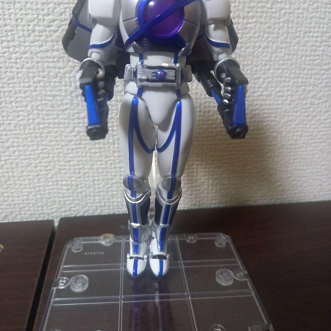 魂ウェブ商店限定 仮面ライダー サイガ SHフィギュアーツ