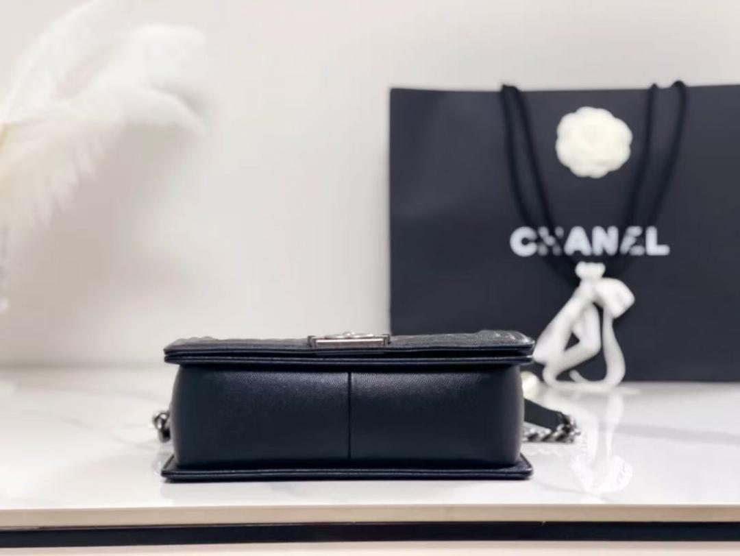 CHAN** ブラック ショルダーバッグ *-**-500