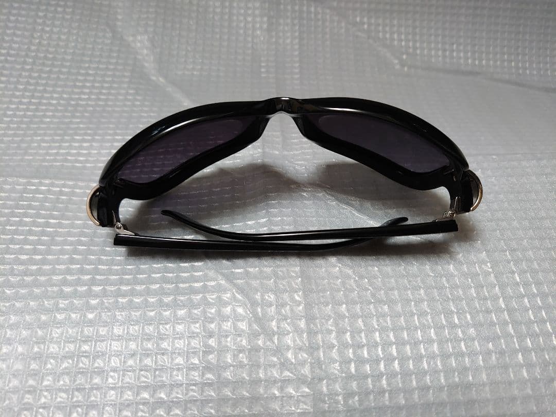 に値下げ! 最終値下げ 美品 グッチ サングラス 黒 ロゴシルバー GG柄