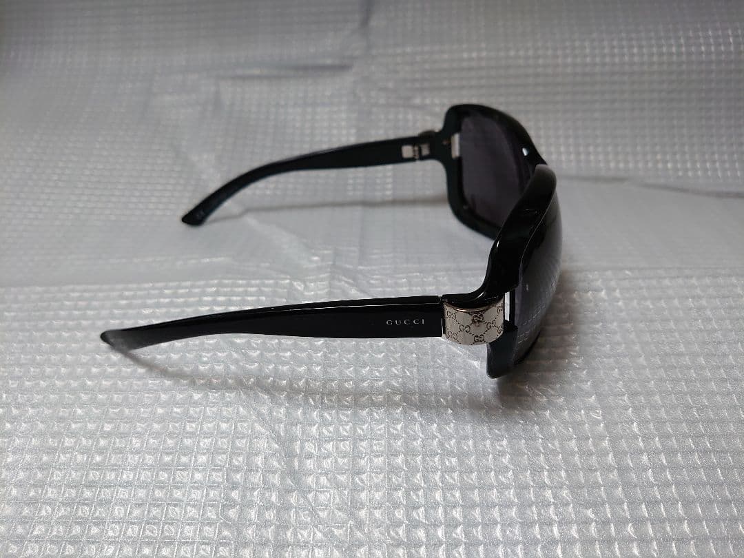 に値下げ! 最終値下げ 美品 グッチ サングラス 黒 ロゴシルバー GG柄