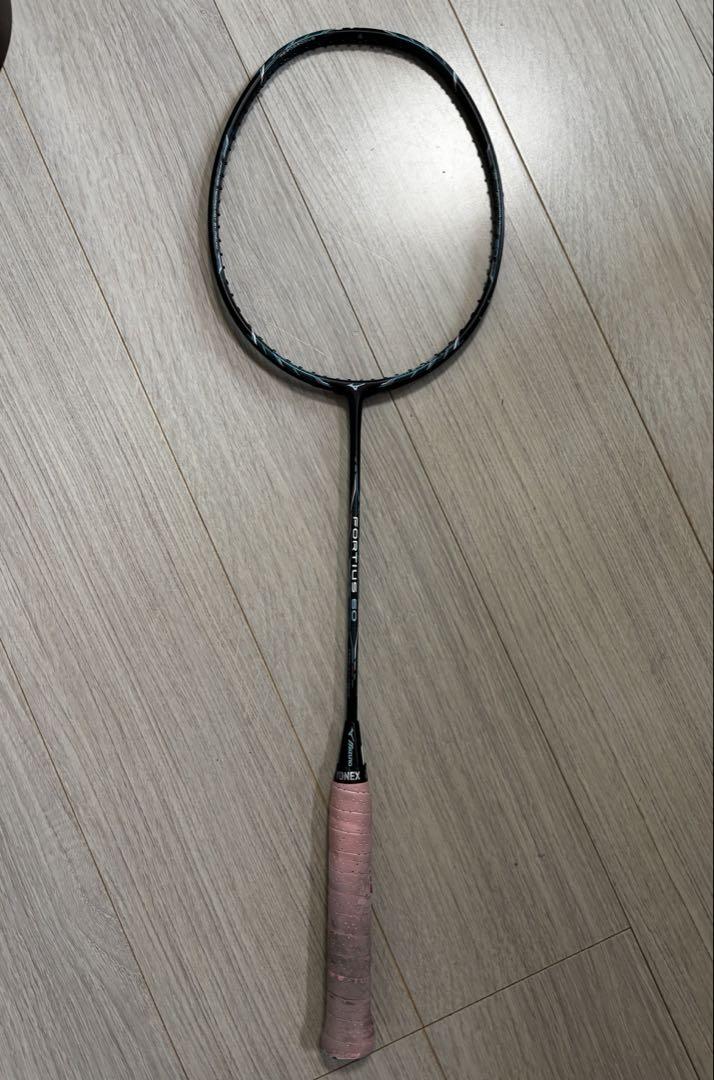 Yonex バドミントンラケット グリーンストリング ケース付き