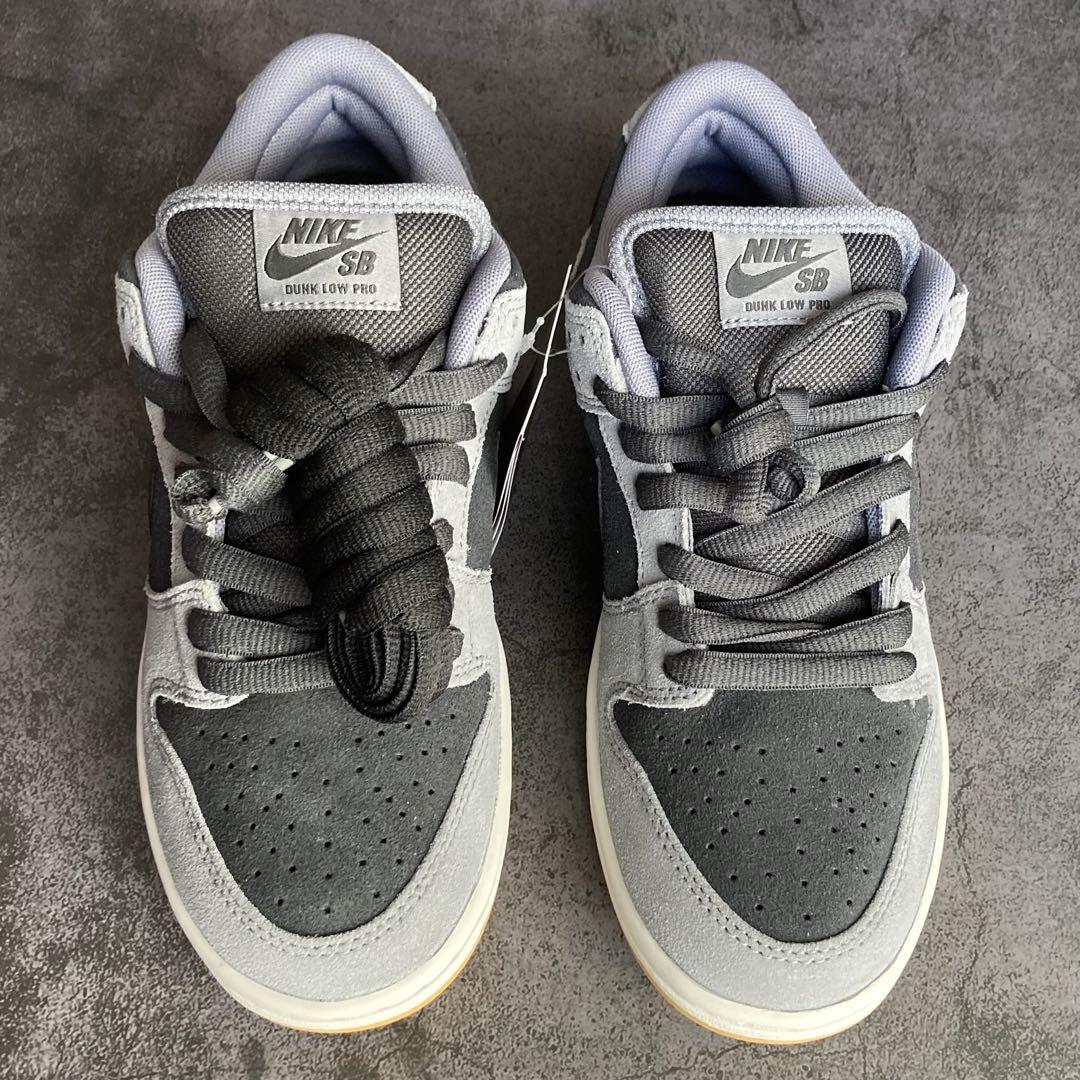 ナイキ SBダンクLOWプロ Black and Smoke Grey 25㎝