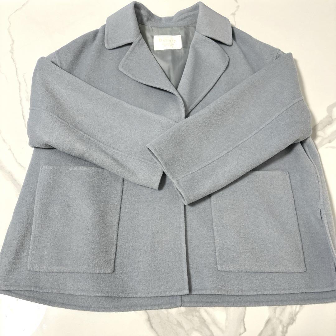 超美品 アイスブルー コート♩.•