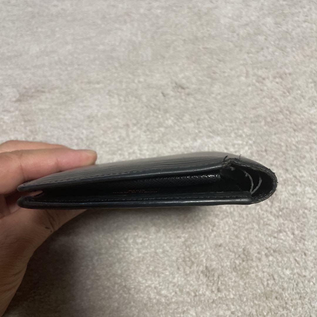 Louis Vuitton エピ　二つ折り財布 黒
