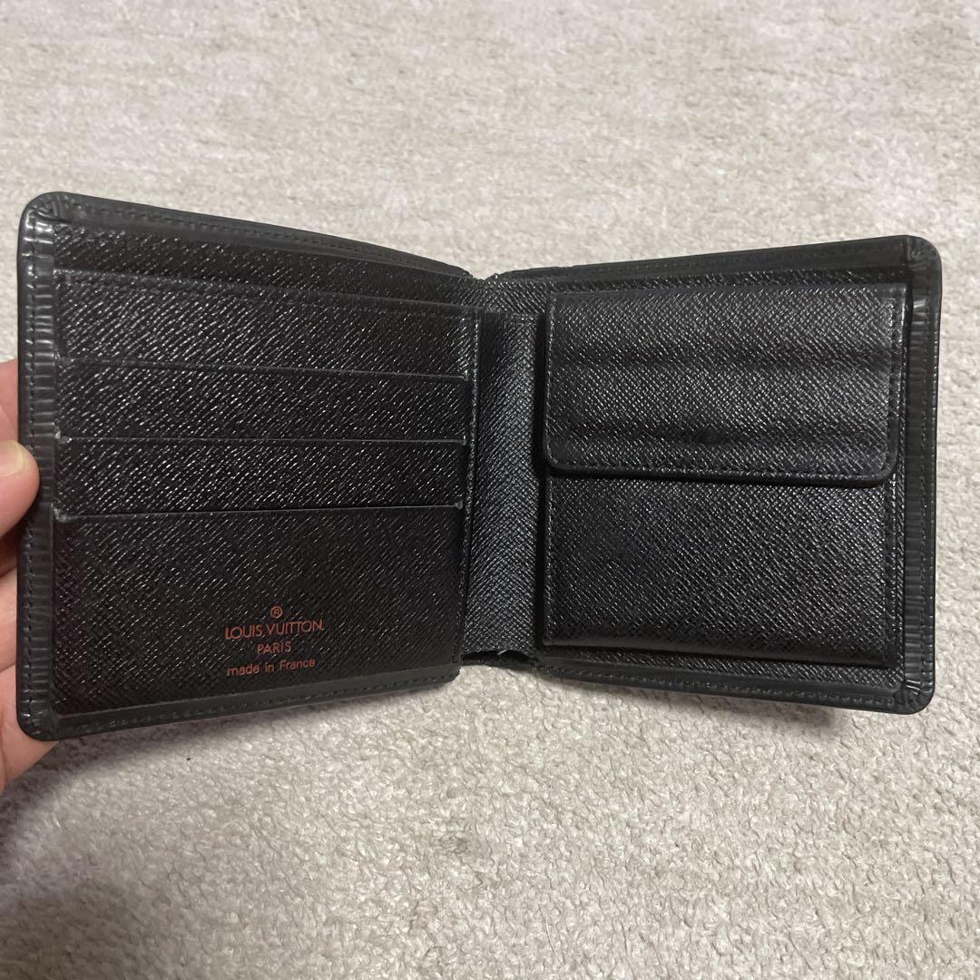Louis Vuitton エピ　二つ折り財布 黒