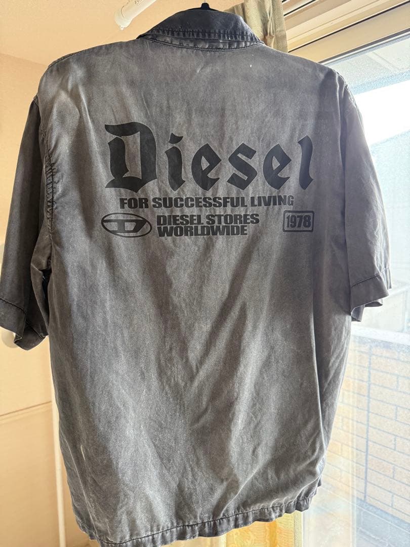 【超値下げ中】Diesel グレーシャツ