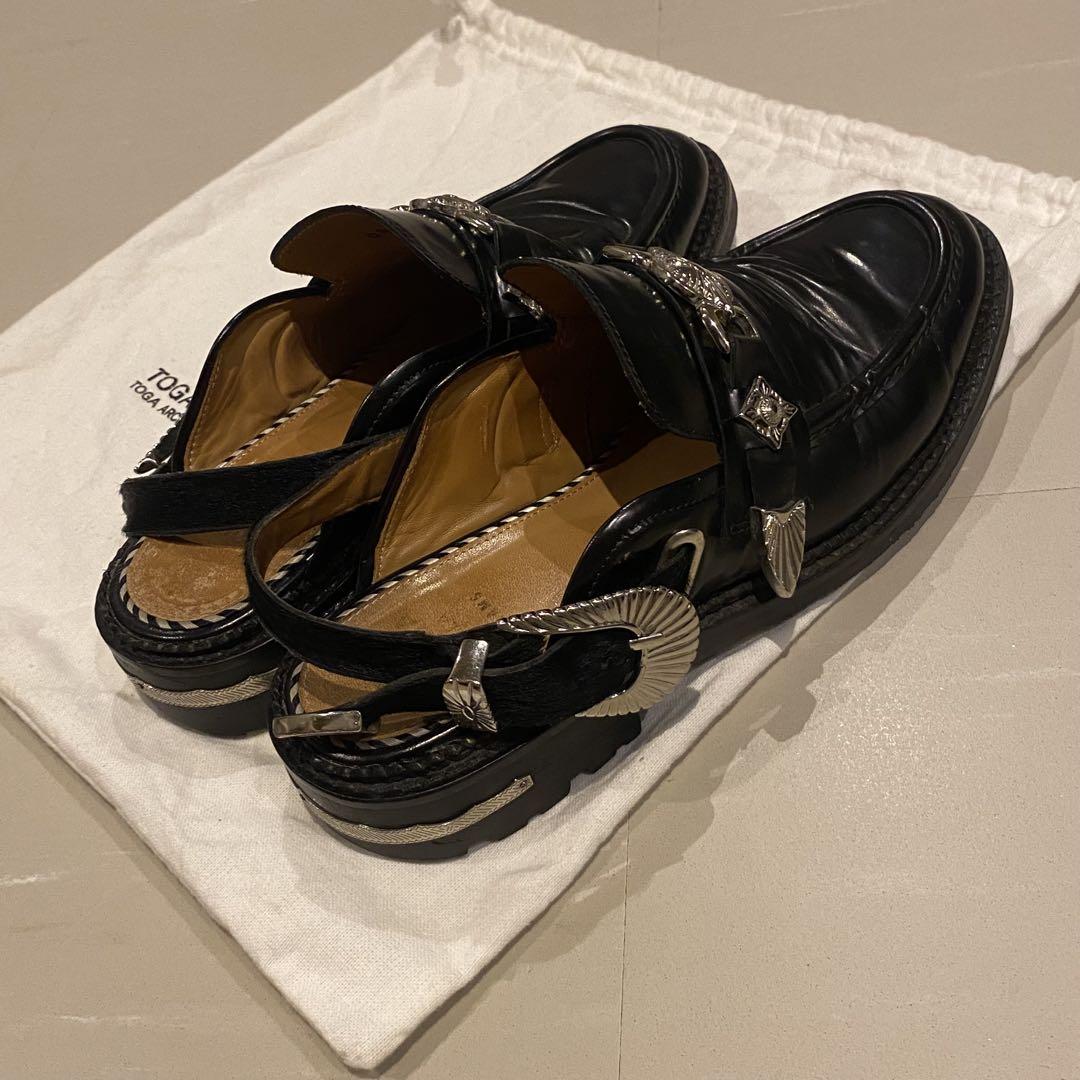 TOGA PULLA 黒 レザーバックストラップローファー 靴