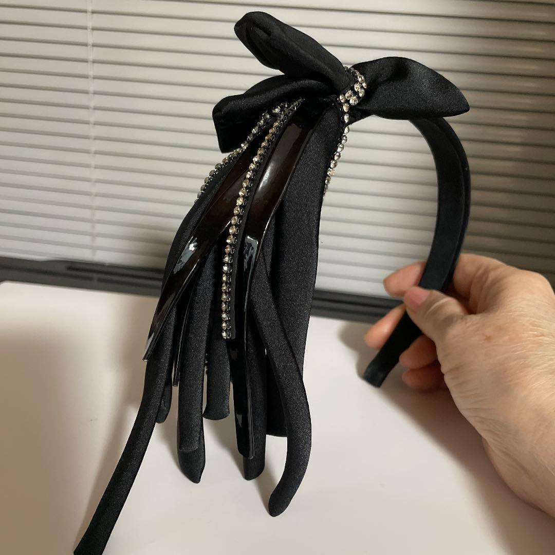 再入荷通販 アッカのビジュー サテンが可愛いカチューシャ 6oSgl-m66099047890 エナメル 定番