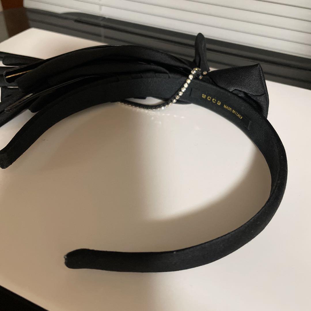 再入荷通販 アッカのビジュー サテンが可愛いカチューシャ 6oSgl-m66099047890 エナメル 定番