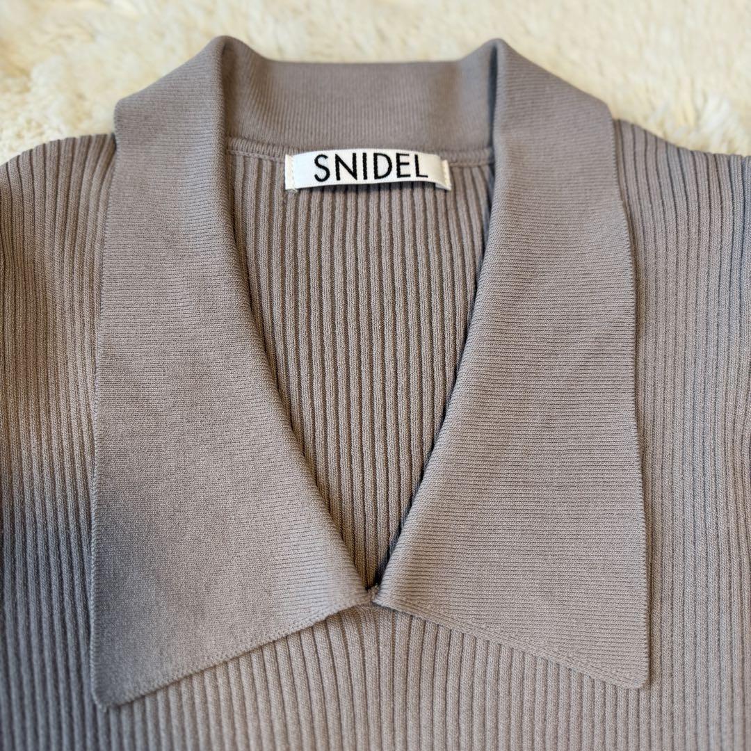 SNIDEL（スナイデル）の「ニットカラーパフスリリブプルオーバー