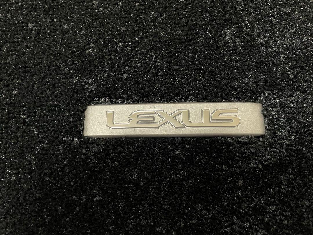 LEXUS